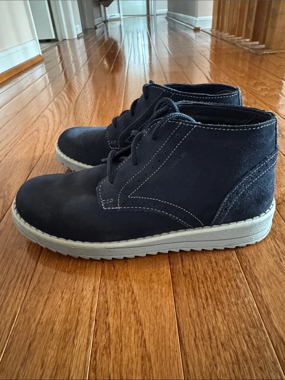 🎉Geox- Navy Suede Chukka Boots(Size 3)🎉